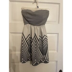 Size‎ Small (3-5) Strapless Dress Black And White
